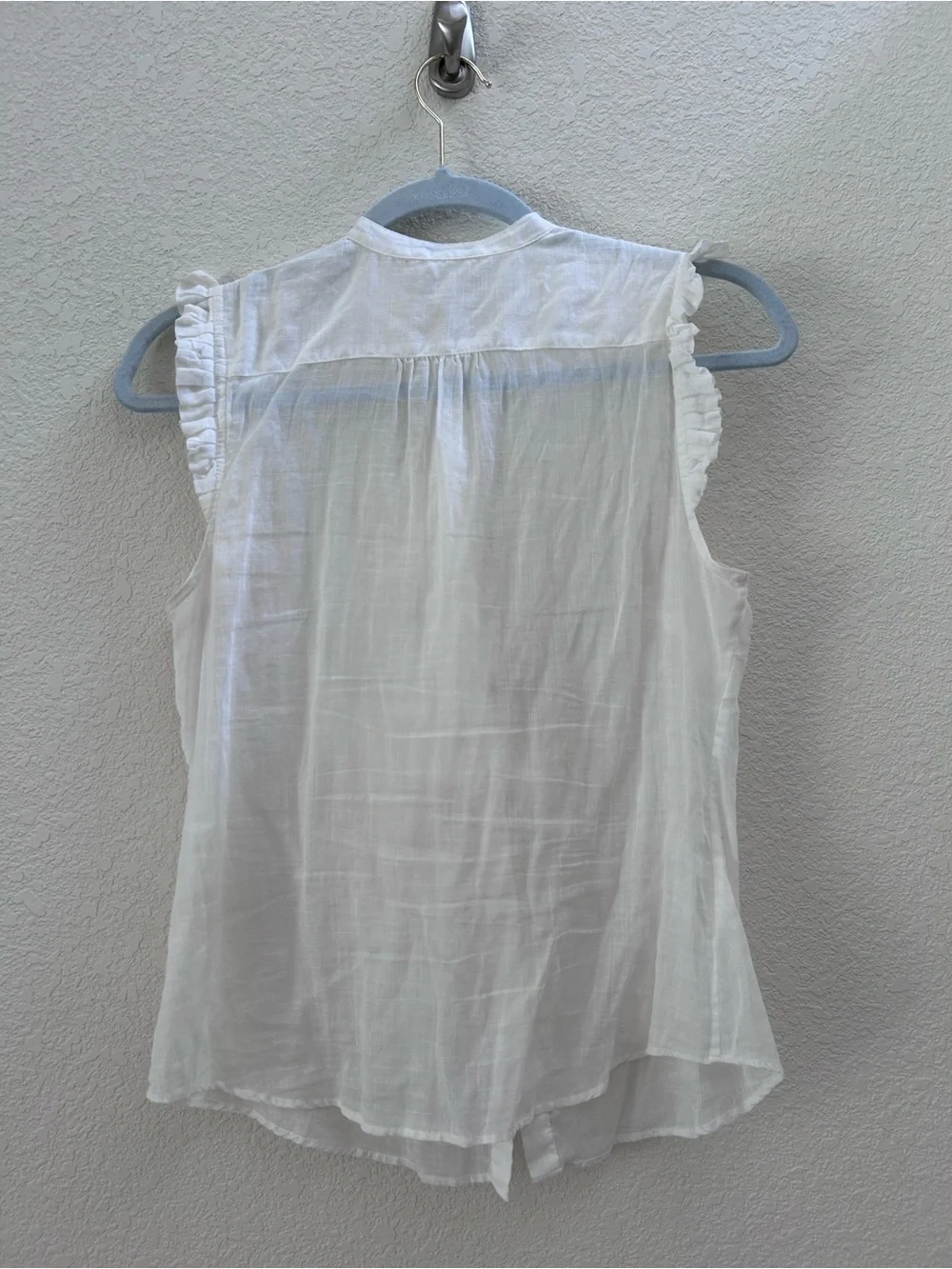 J Crew White Ruffle Button Up Sleeveless Blouse Size 2